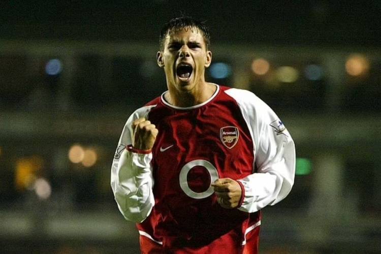 阿森纳旧将：开始我不喜欢范佩西，因为他刚来就穿了我想要的号码