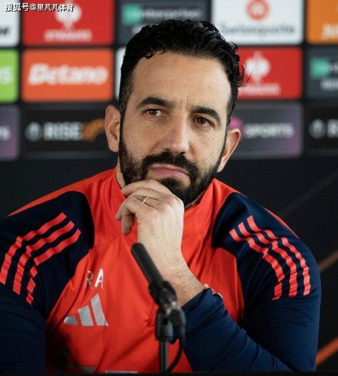 6000万！曼联修改报价逼近对方要价，姆贝莫将完成“转会梦想”