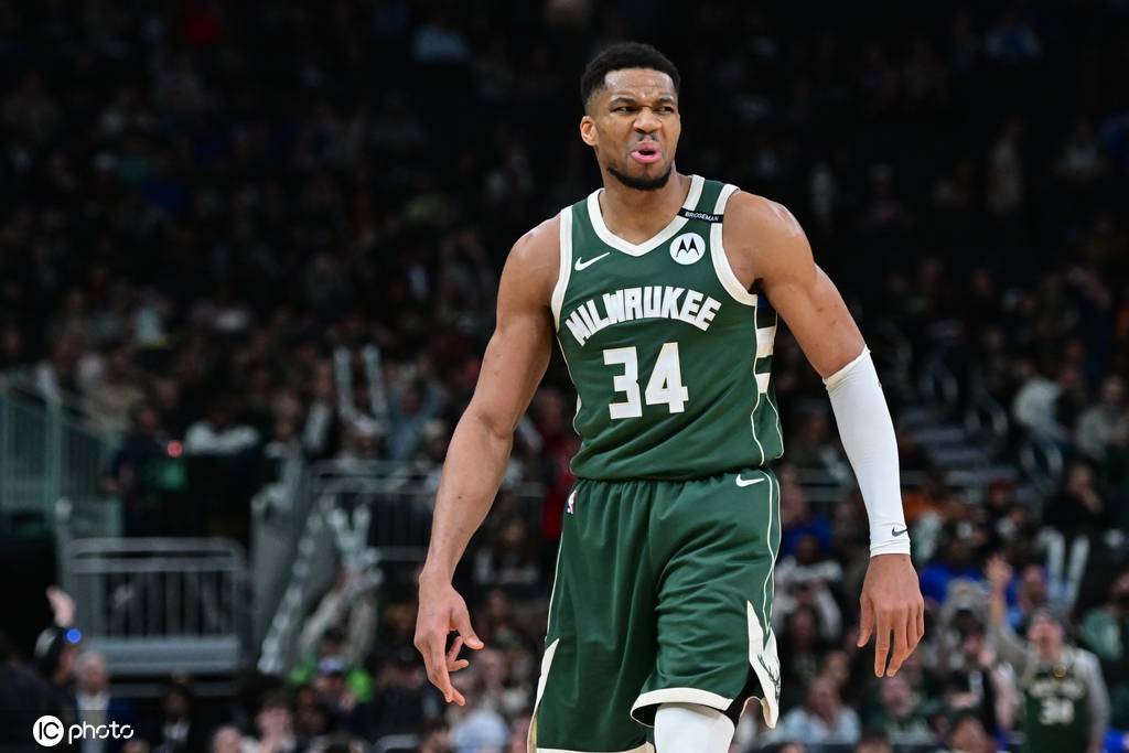 字母哥因新冠缺席媒体日 线上形式接受采访